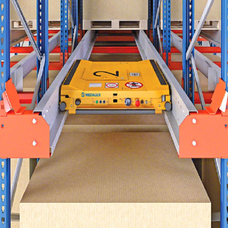 Rayonnage industriel automatique de navette de palette de stockage par radio en métal de Fifo d&#39;entrepôt